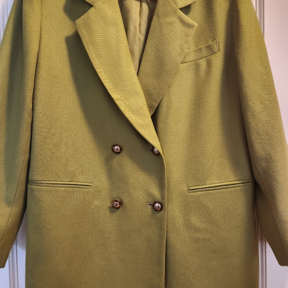 Blazer - Picture 6 of 6